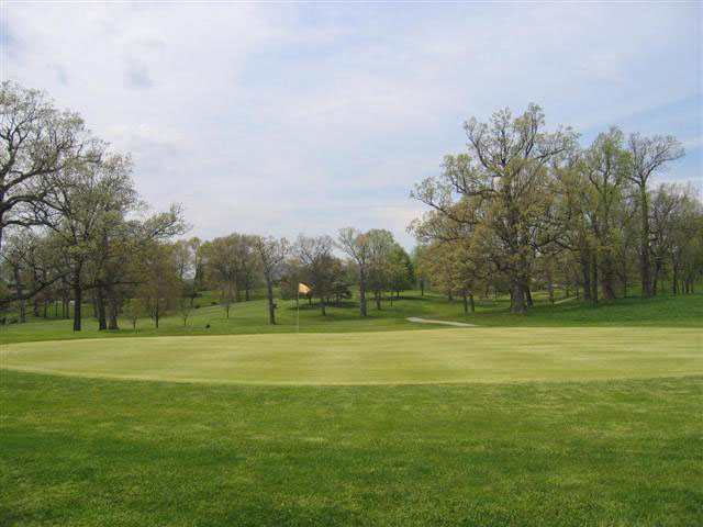 The Virginia Tech Golf Course is hosting a Summer Golf League.