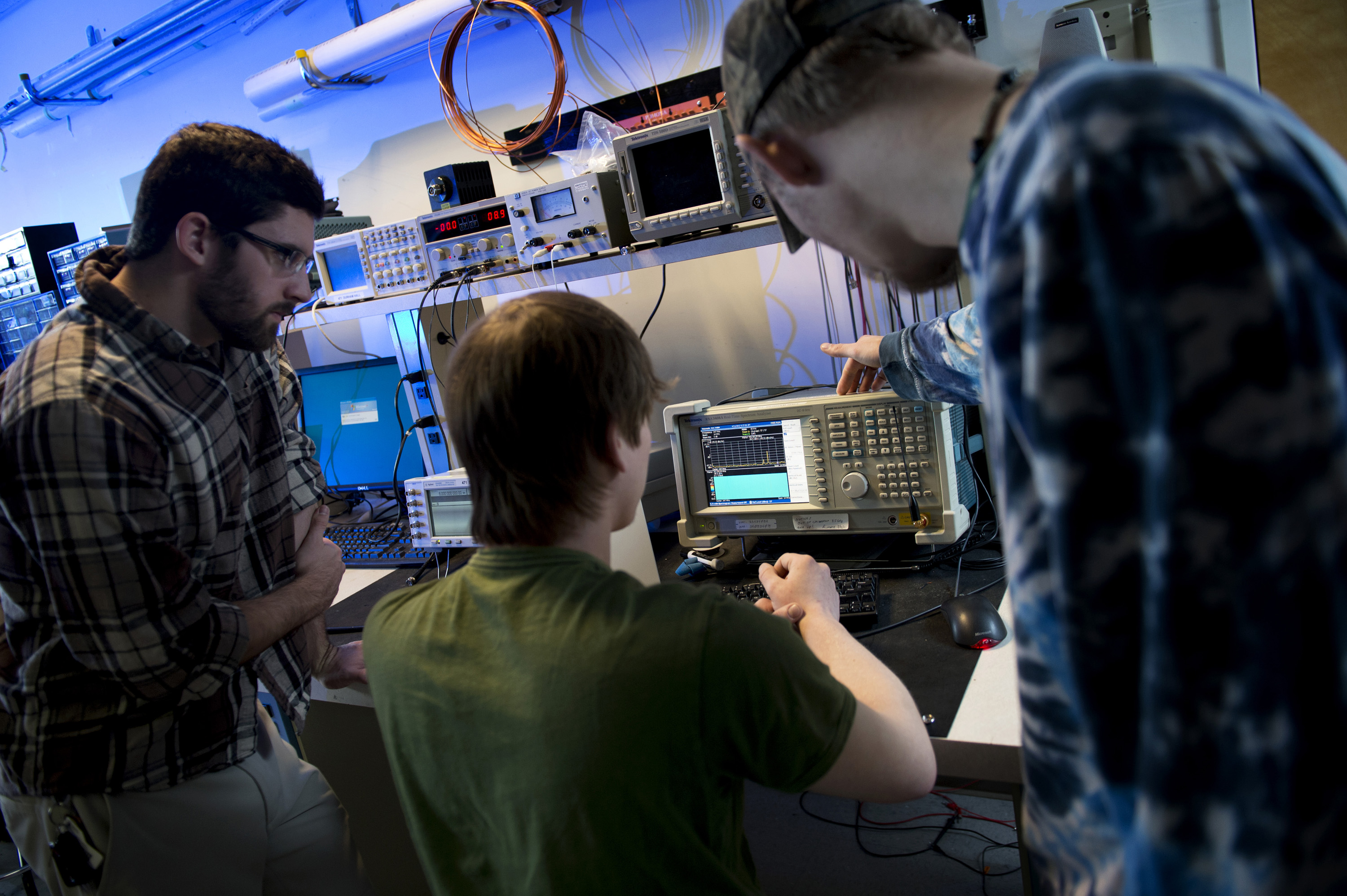 Virginia Tech - Hume team work in the Wireless Radio Hardware Laboratory