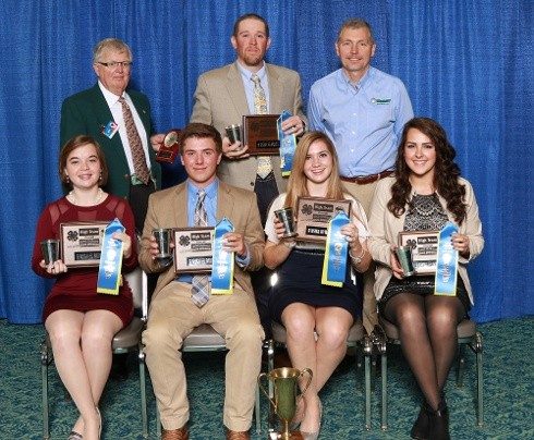Group shot of Livestock Judging Team with coaches.