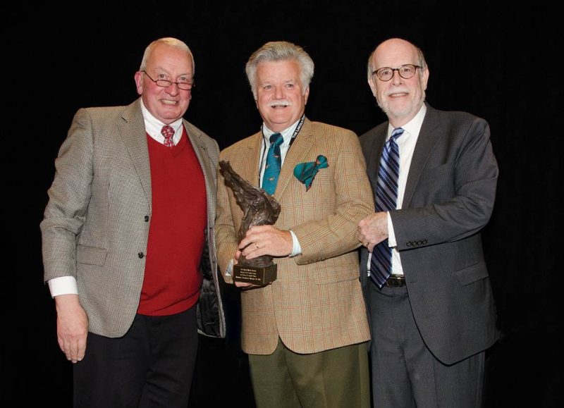 Lincoln Forum Chairman Frank J. Williams (left) and Vice Chairman Harold Holzer (right) present the 2015 Richard Nelson Current Award to William C. “Jack” Davis. 